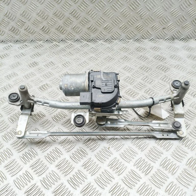 Front wiper linkage and motor 11C955023A