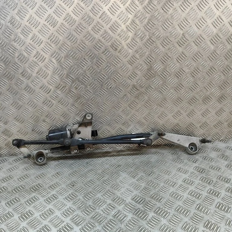 Front wiper linkage and motor – Mercedes-Benz CLA-Class C117 X117 W117 (2013-2019)