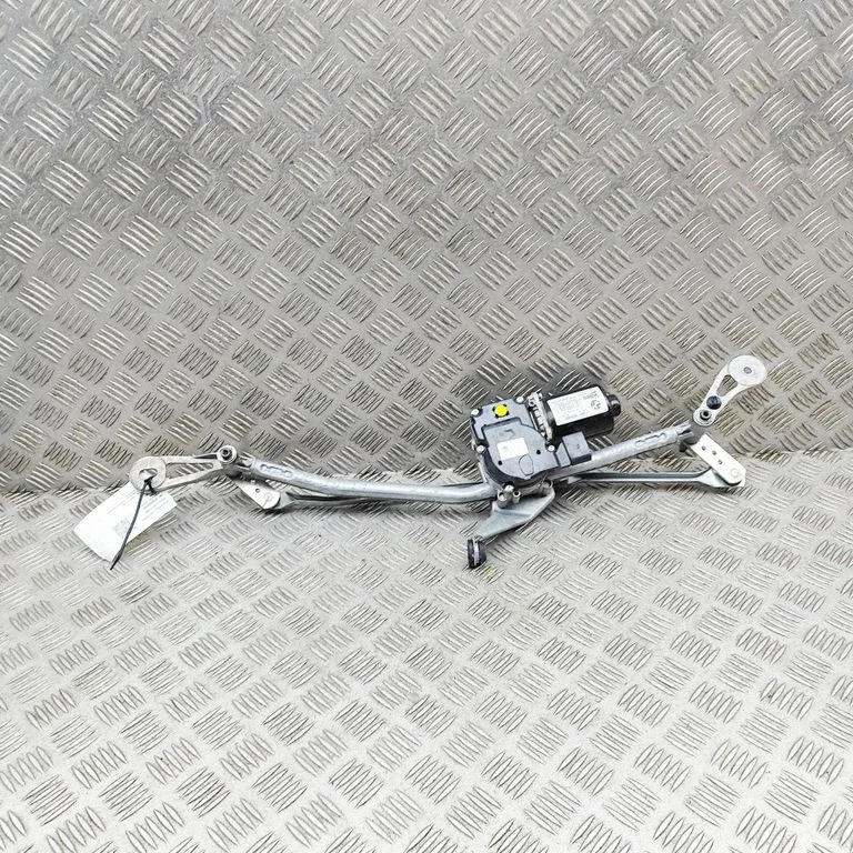 Front wiper linkage and motor W224098