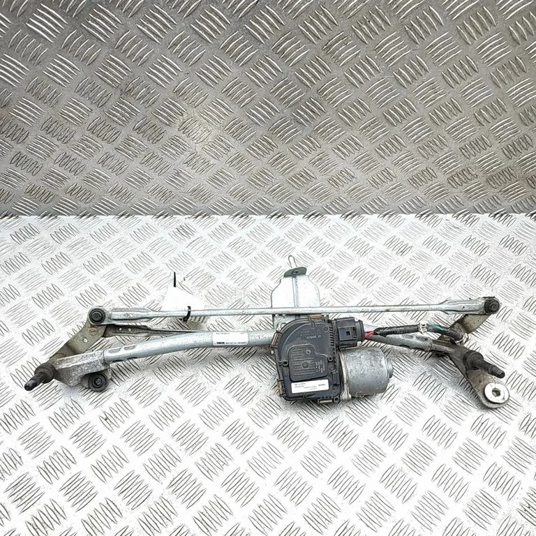 Front wiper linkage and motor 33970220B6