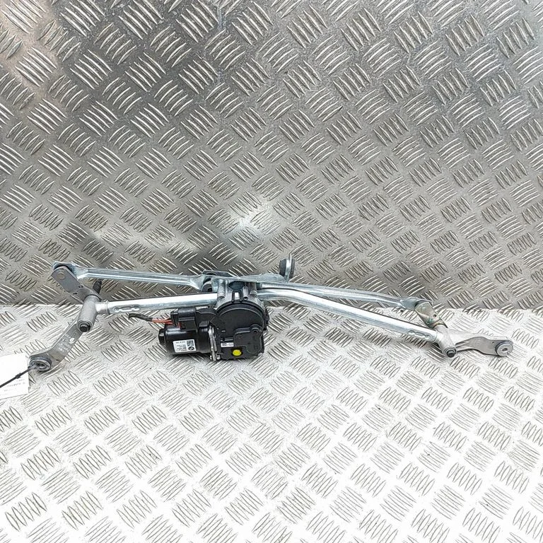 Front wiper linkage and motor W402732