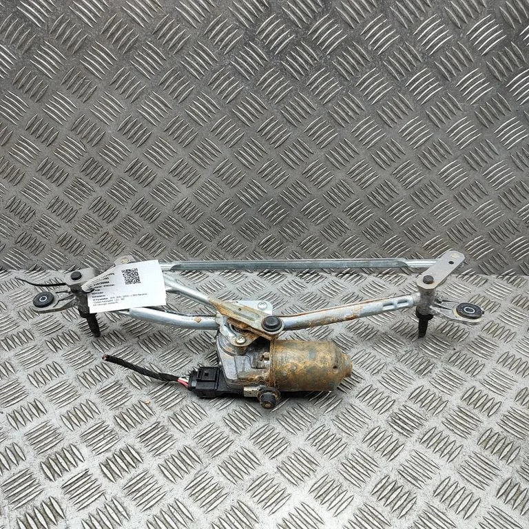 Front wiper linkage and motor SA3HKU5205010