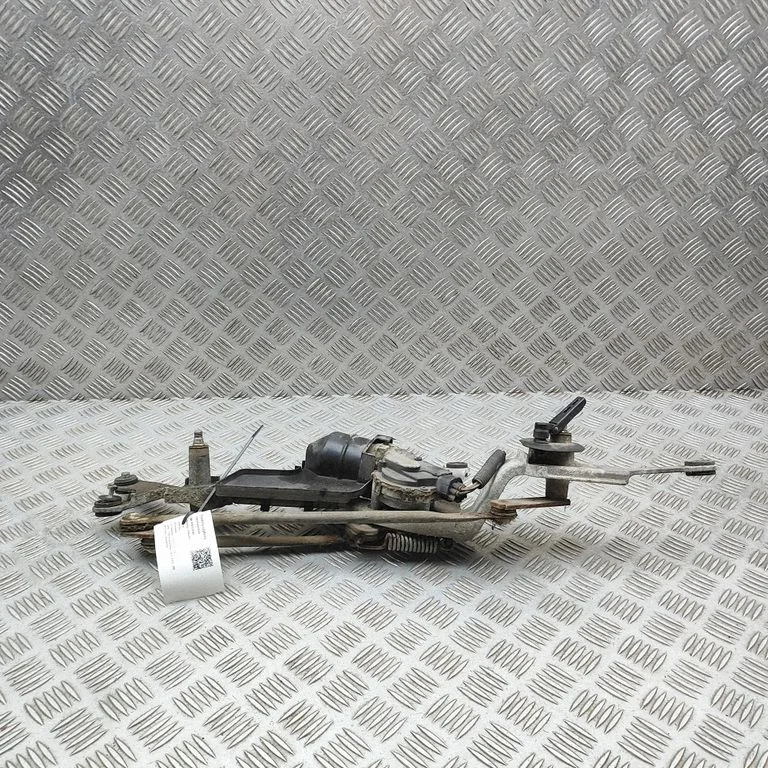 Front wiper linkage and motor 1593001151 – Lexus LS UCF30 (2001-2007)