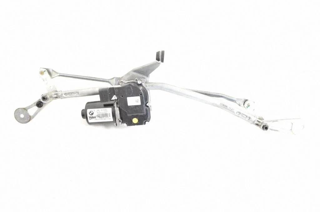 Front wiper linkage and motor W224098