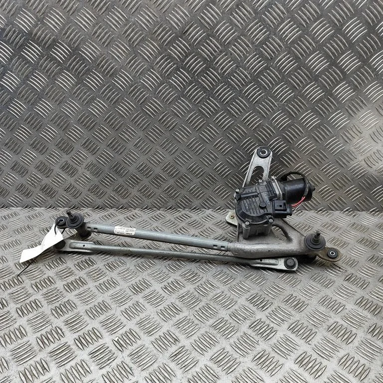 Mechanizm wycieraczek z silniczkiem 8W6955119C