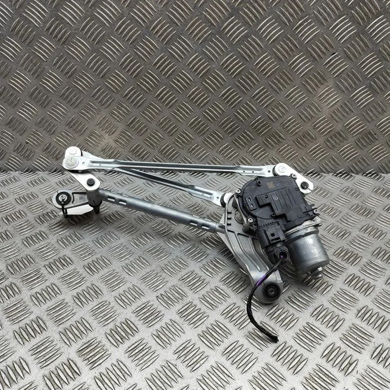 Mechanizm wycieraczek z silniczkiem 202464400B
