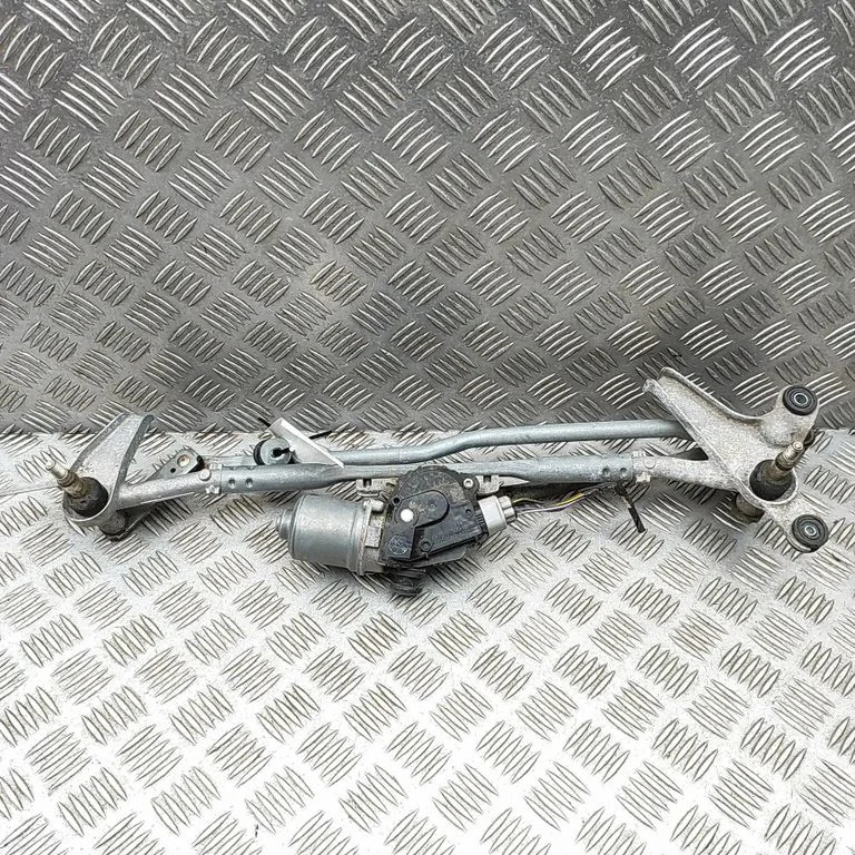Mechanizm wycieraczek z silniczkiem FK7217500BB