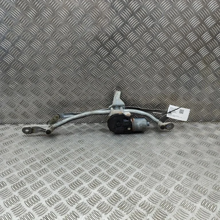 Front wiper linkage and motor – BMW 5 Series F10 F11 (2009-2016)