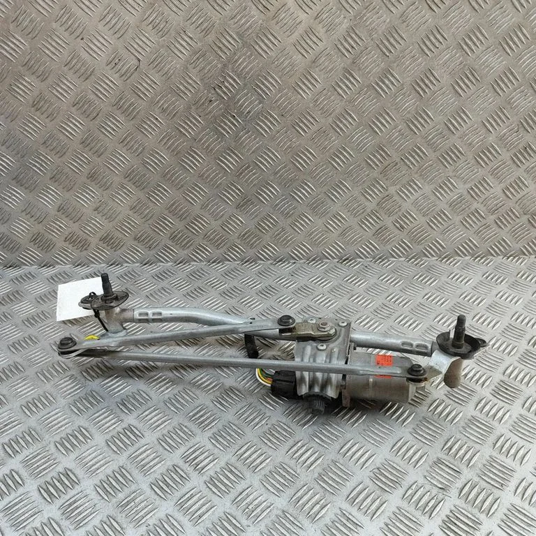 Front wiper linkage and motor 98100KL900