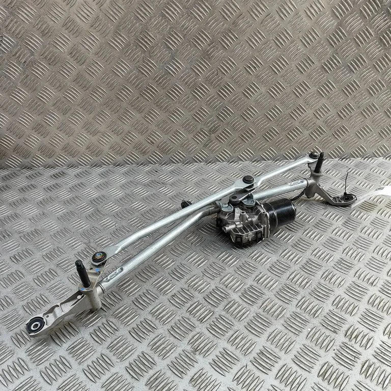 Mechanizm wycieraczek z silniczkiem 5B33F60