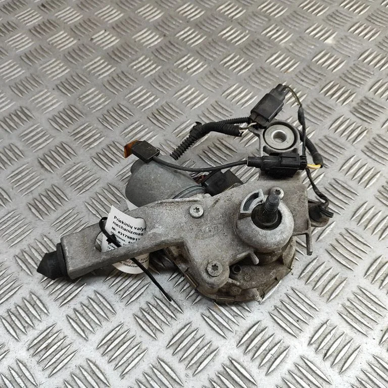 Mechanizm wycieraczek z silniczkiem BM5117504BM