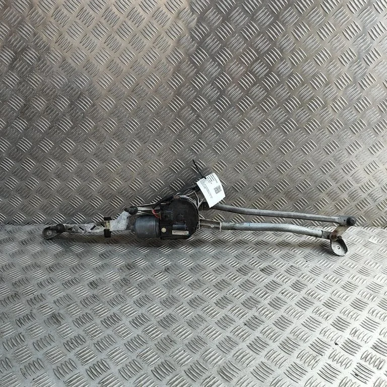 Mechanizm wycieraczek z silniczkiem A2048201140