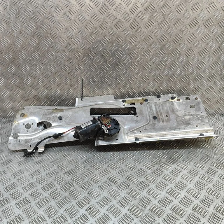 Tīrītāju mehānisma komplekts 6G3317504DD
