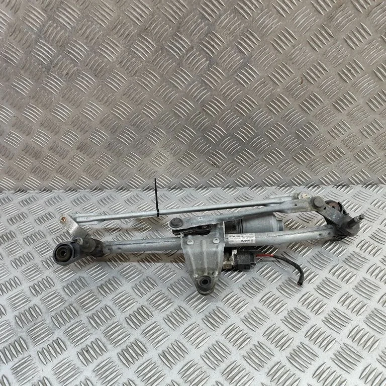 Front wiper linkage and motor 8V1955023D