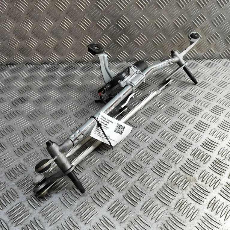 Front wiper linkage and motor 7429702
