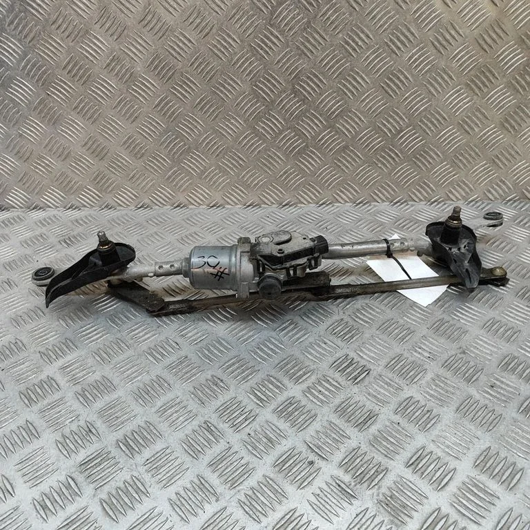 Front wiper linkage and motor 1593007680