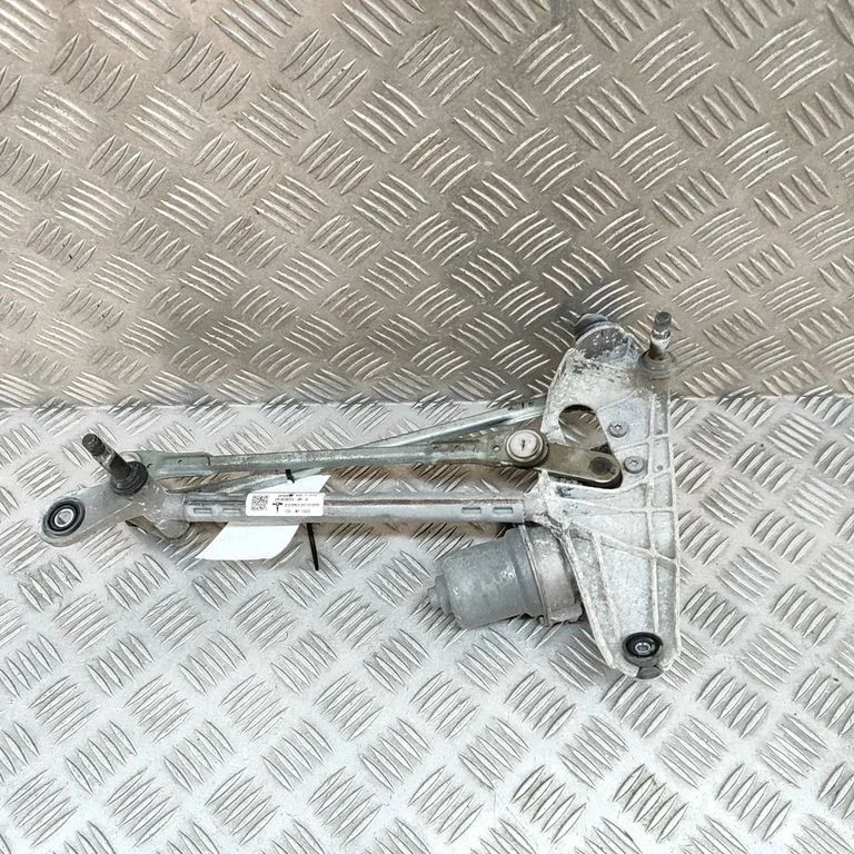 Mechanizm wycieraczek z silniczkiem 162822200A