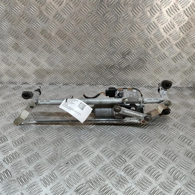 Front wiper linkage and motor – Volkswagen e-Golf (2014-)