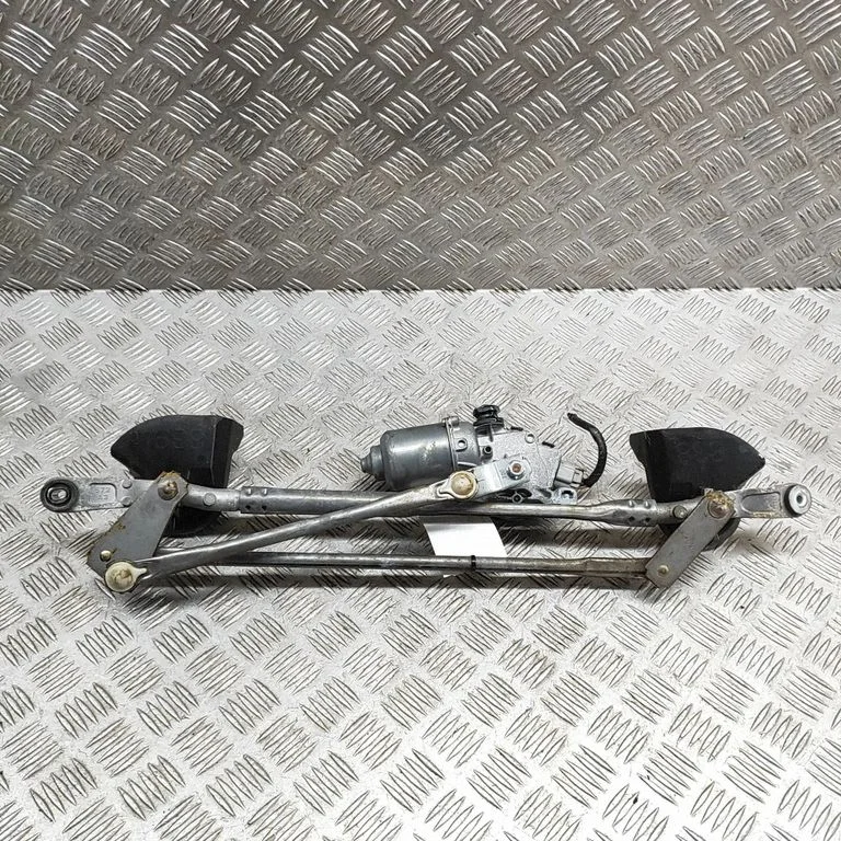 Tīrītāju mehānisma komplekts 8251A065