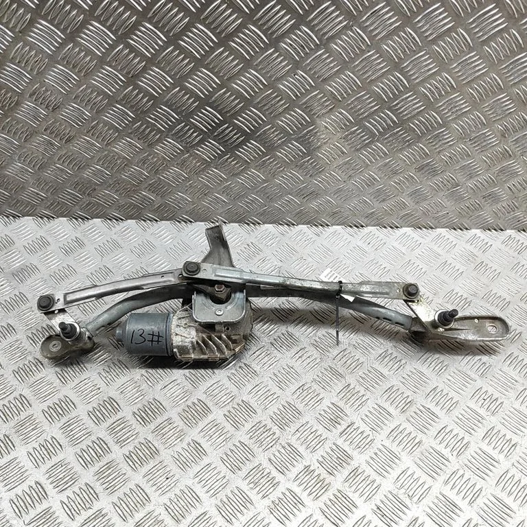 Front wiper linkage and motor – BMW 5 Series F10 F11 (2009-2016)