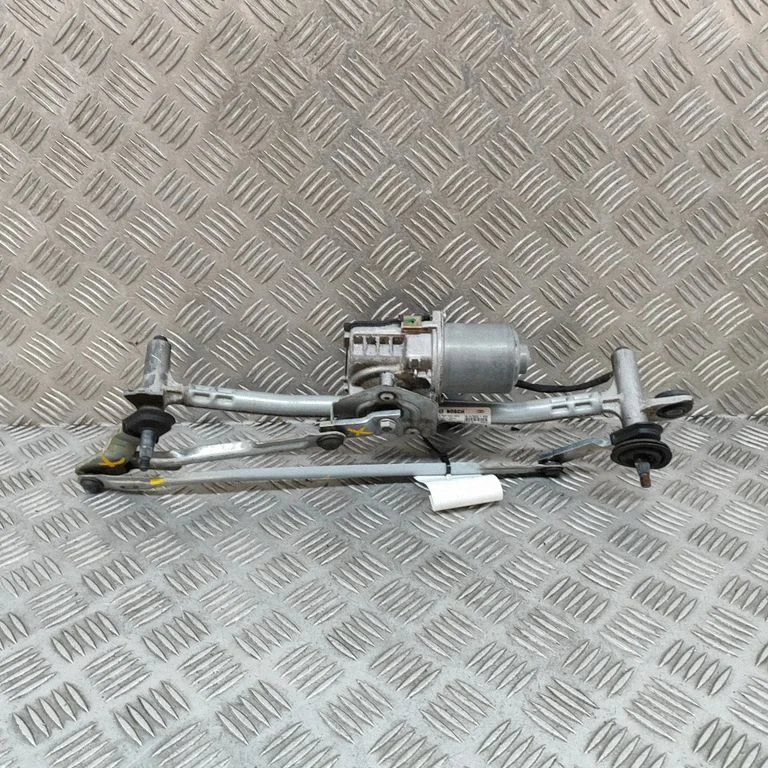 Mechanizm wycieraczek z silniczkiem – Audi Q4 e-tron (2021-)