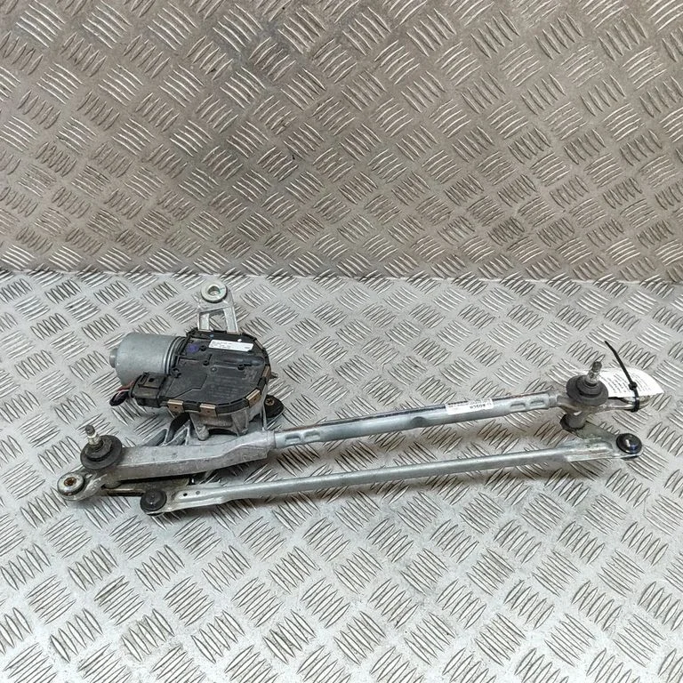 Mechanizm wycieraczek z silniczkiem – Audi A4 S4 B9 (2015-2019)