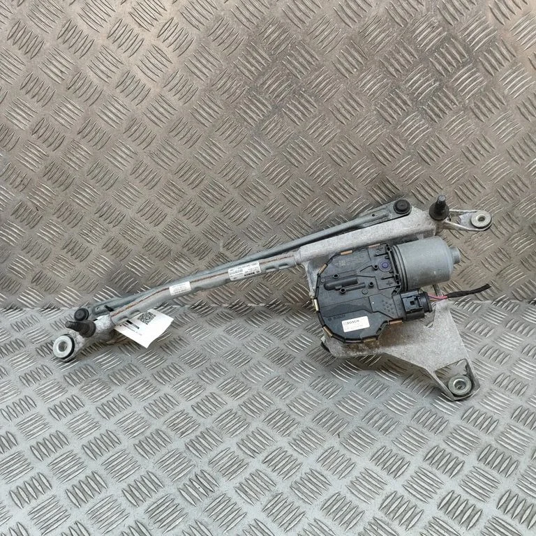 Mechanizm wycieraczek z silniczkiem – Audi RS Q8 (2019-)