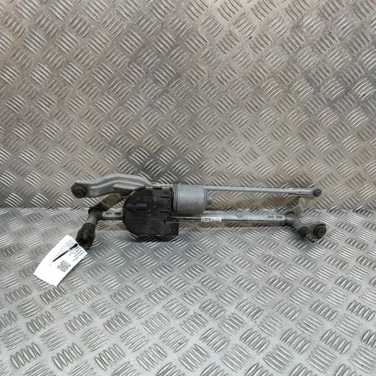 Front wiper linkage and motor – Volkswagen e-Golf (2014-)