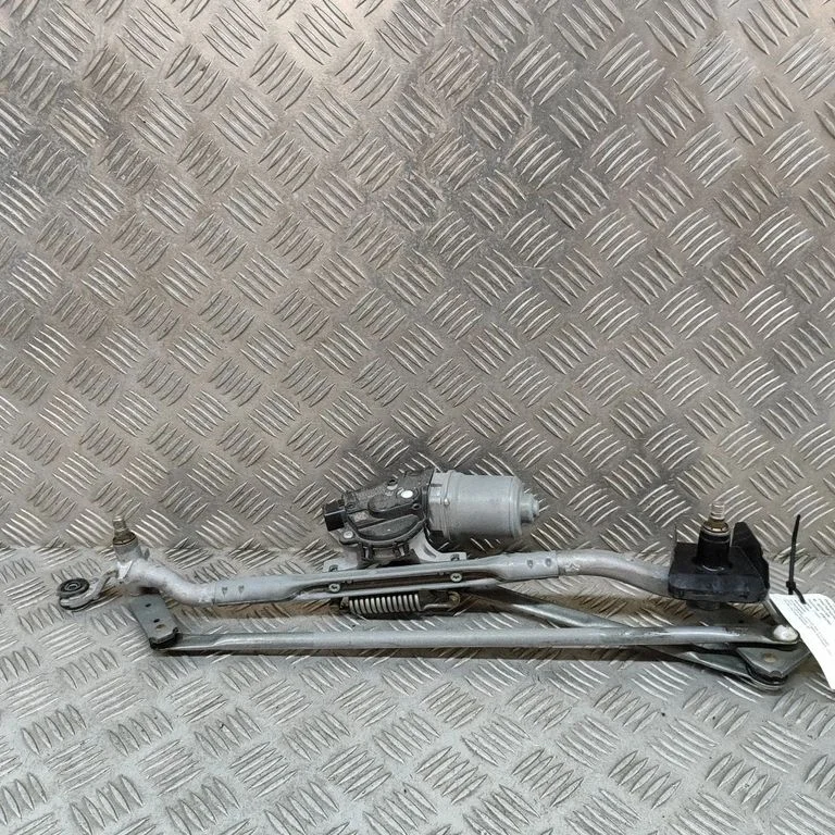 Front wiper linkage and motor – Toyota RAV 4 (XA50) (2018-)