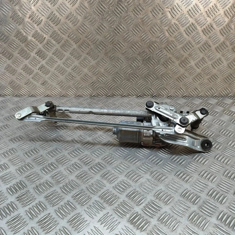 Front wiper linkage and motor – Volkswagen e-Golf (2014-)