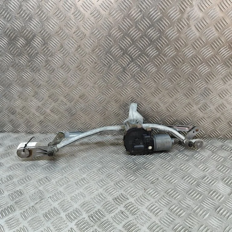 Front wiper linkage and motor – BMW 5 Series F10 F11 (2009-2016)