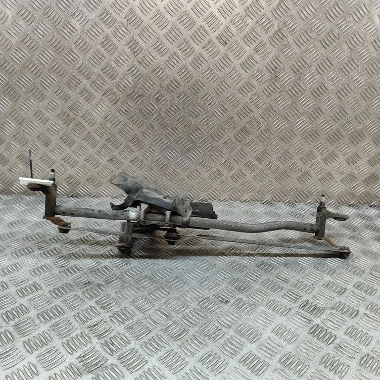 Front wiper linkage and motor 443122355017