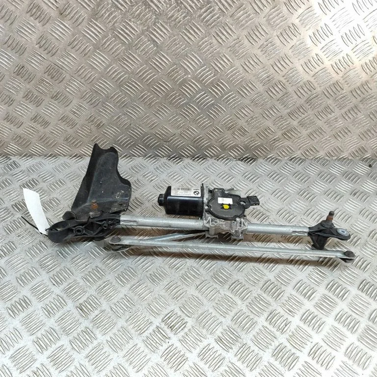 Front wiper linkage and motor – BMW 4 Series F32 F33 (2013-2020)