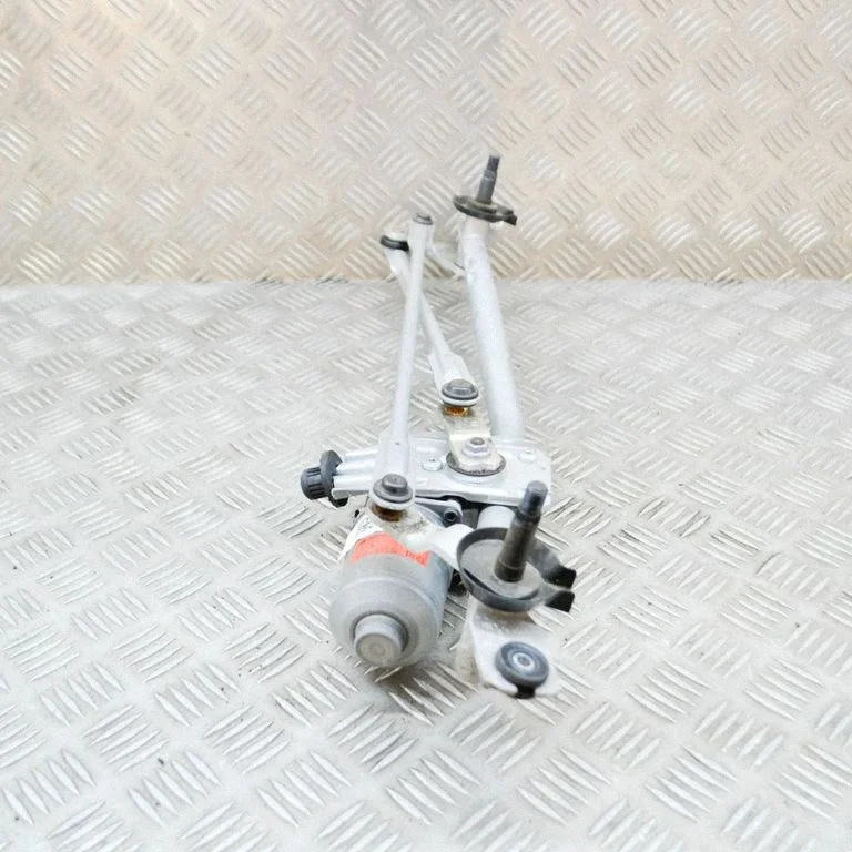 Front wiper linkage and motor – Hyundai Tucson TL (2015-)