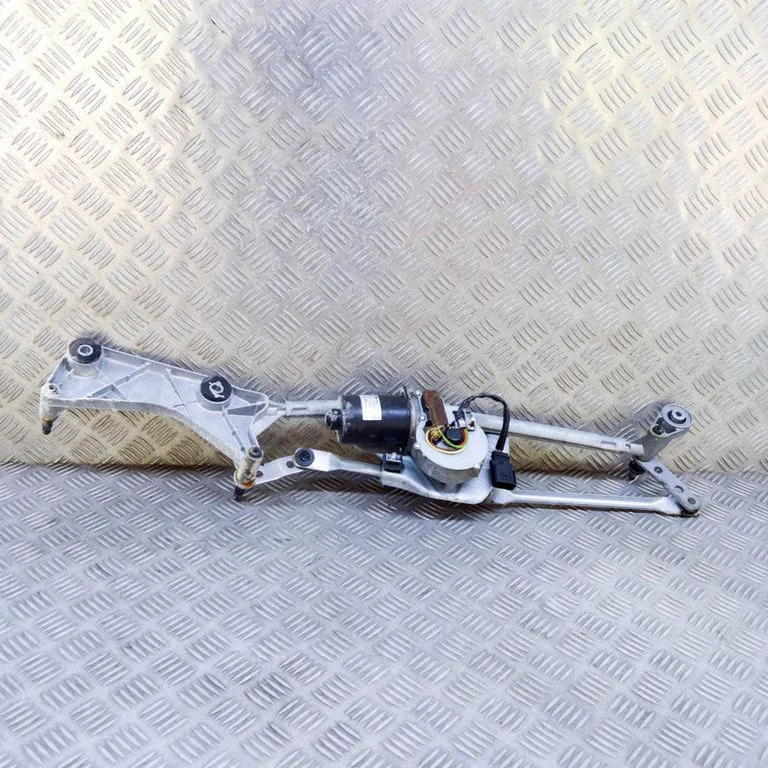 Front wiper linkage and motor – Mercedes-Benz ML-Class W166 (2012-2017)