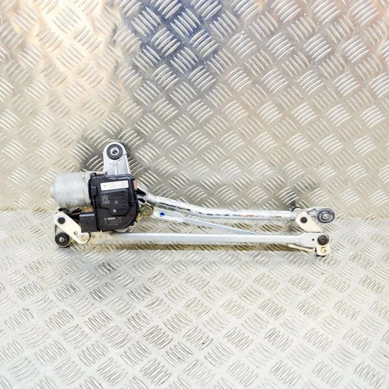 Front wiper linkage and motor P109585500A