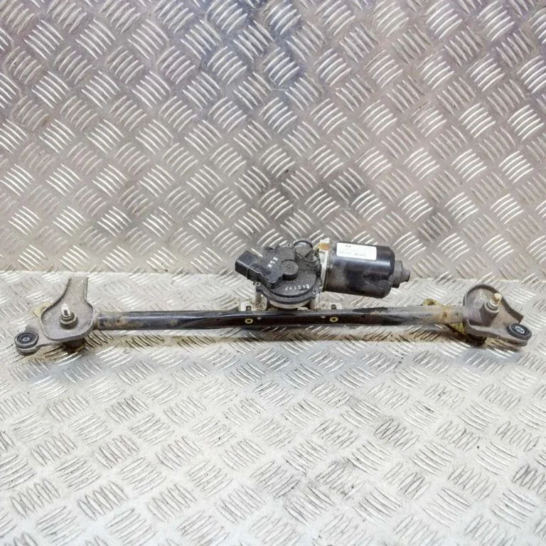 Front wiper linkage and motor – Hyundai Sonata (1999-2005)