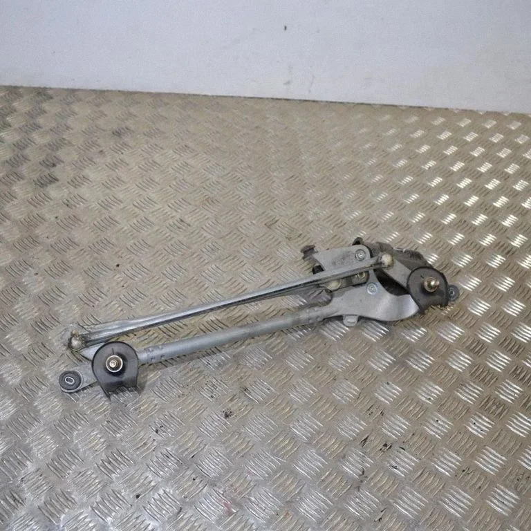 Front wiper linkage and motor – Toyota RAV 4 (XA30) (2006-2016)