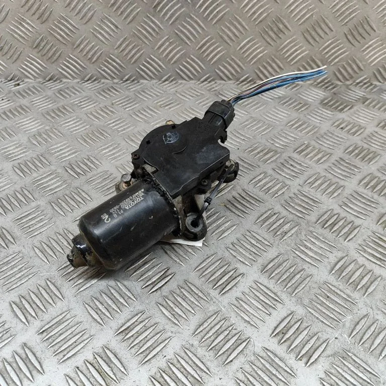 Tīrītāju motoriņš 8511060250