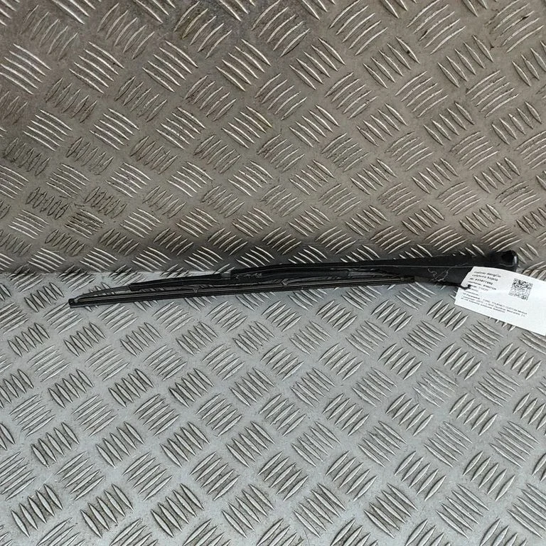 Aizmugurējā stikla tīrītāja svira BK2117406AB