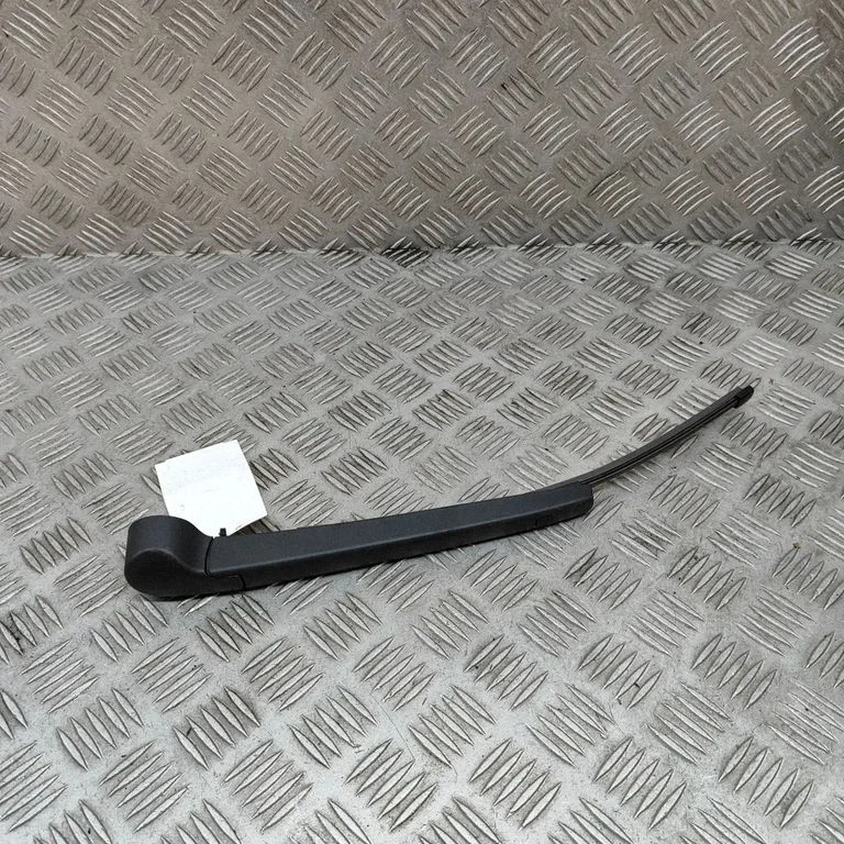 Aizmugurējā stikla tīrītāja svira 7T0955707A