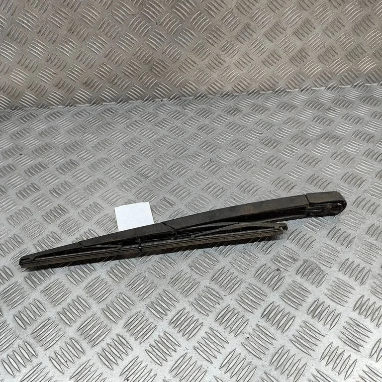 Aizmugurējā stikla tīrītāja svira 988104D001