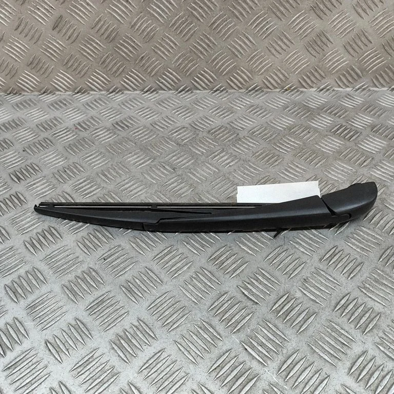 Aizmugurējā stikla tīrītāja svira 852410D170