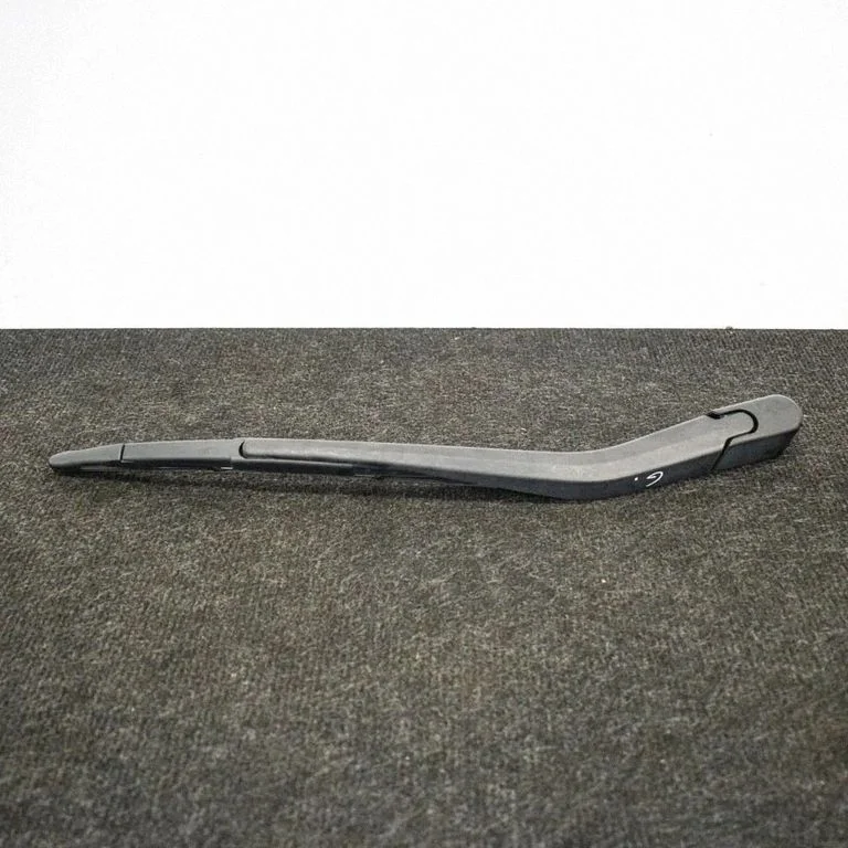 Aizmugurējā stikla tīrītāja svira 72419847241985