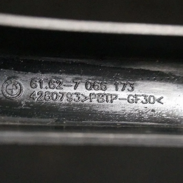 Ramię wycieraczki tylnej – BMW Seria 5 E60 E61 (2004-2010)