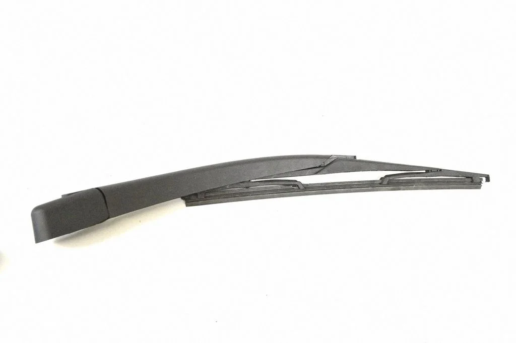 Aizmugurējā stikla tīrītāja svira 8A6117406AA