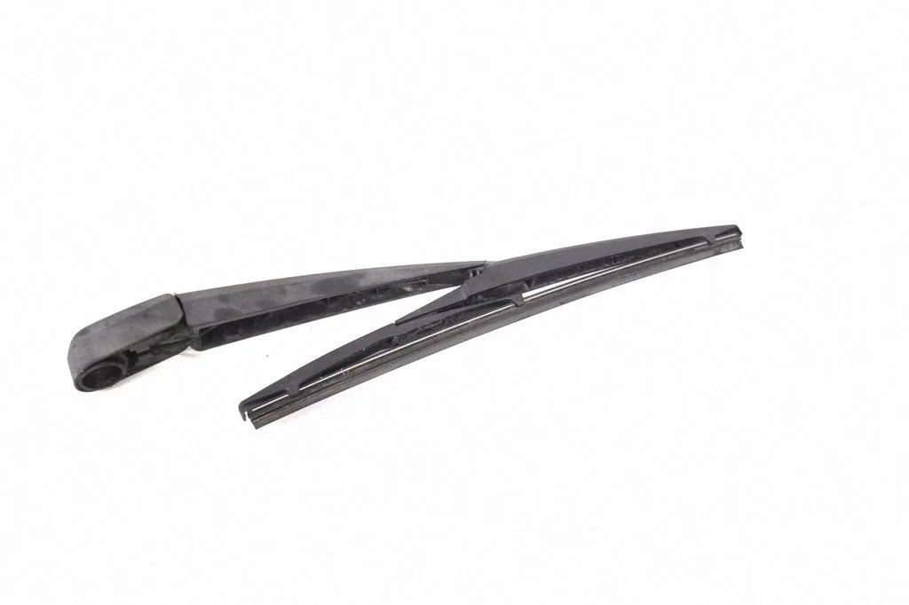 Rear wiper blade arm – Suzuki Grand Vitara II (2006-2016)