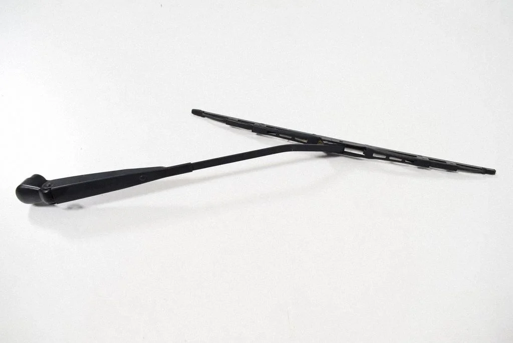 Rear wiper blade arm – Toyota Prius (XW30) (2009-2015)