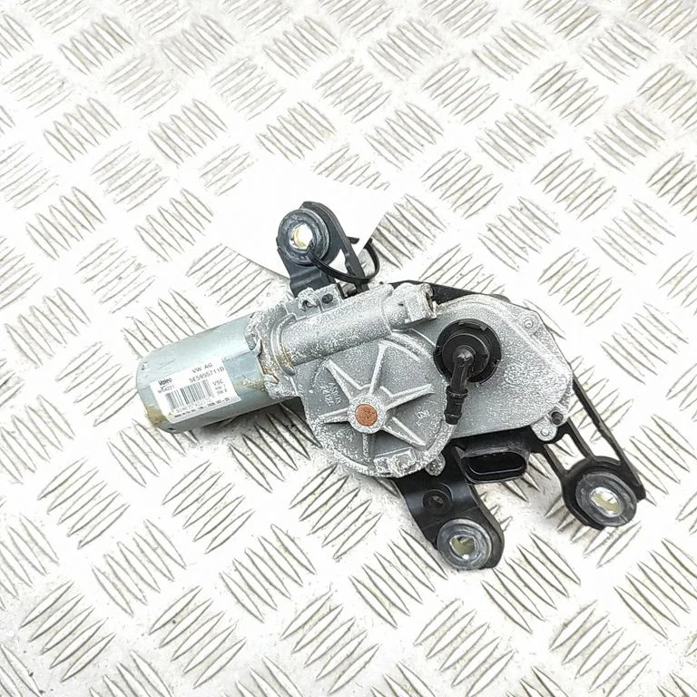 Aizmugurējā stikla tīrītāja motoriņš 5E5955711D