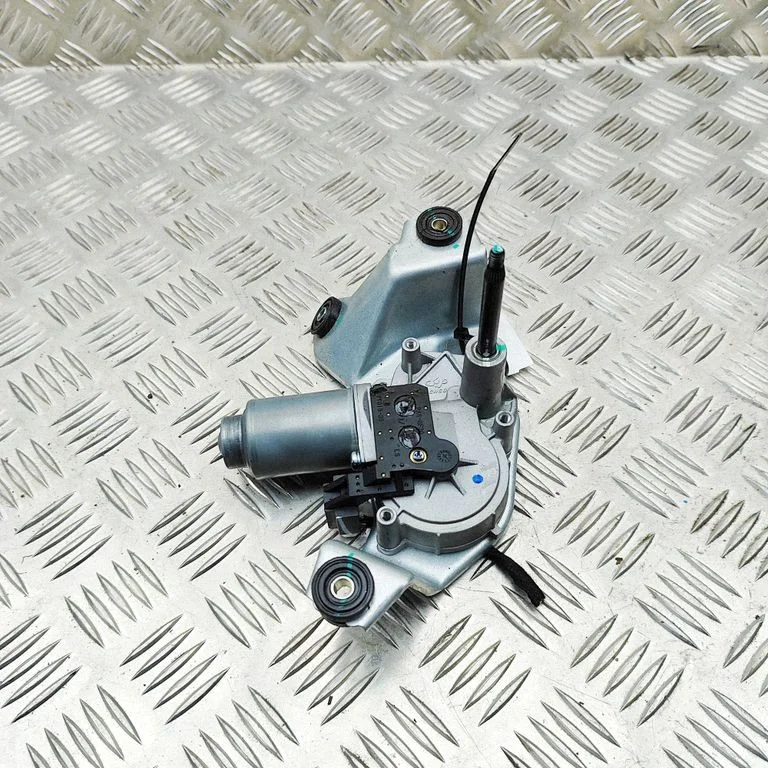 Aizmugurējā stikla tīrītāja motoriņš SC2E6310100